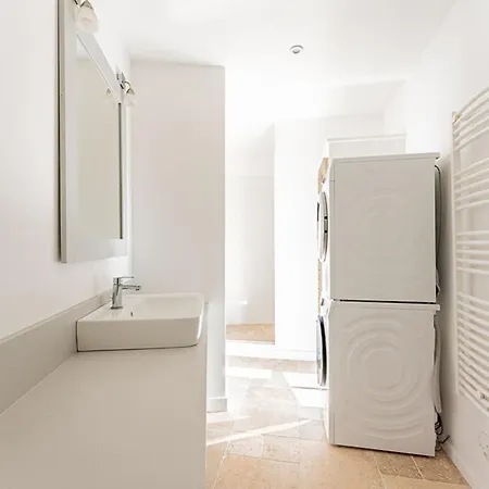 Moderne Avec Grande Terrasse A - Fr-1-835-31